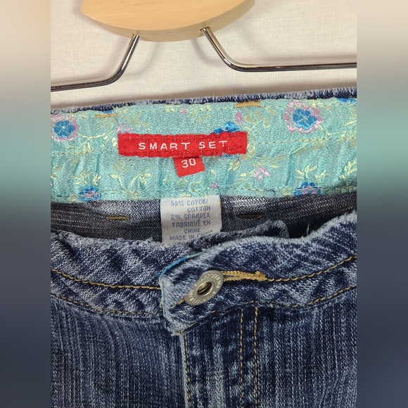 Smart set Y2K bootcut mid rise Embellished jeans- Size 30 women's - Picture 2 of 6